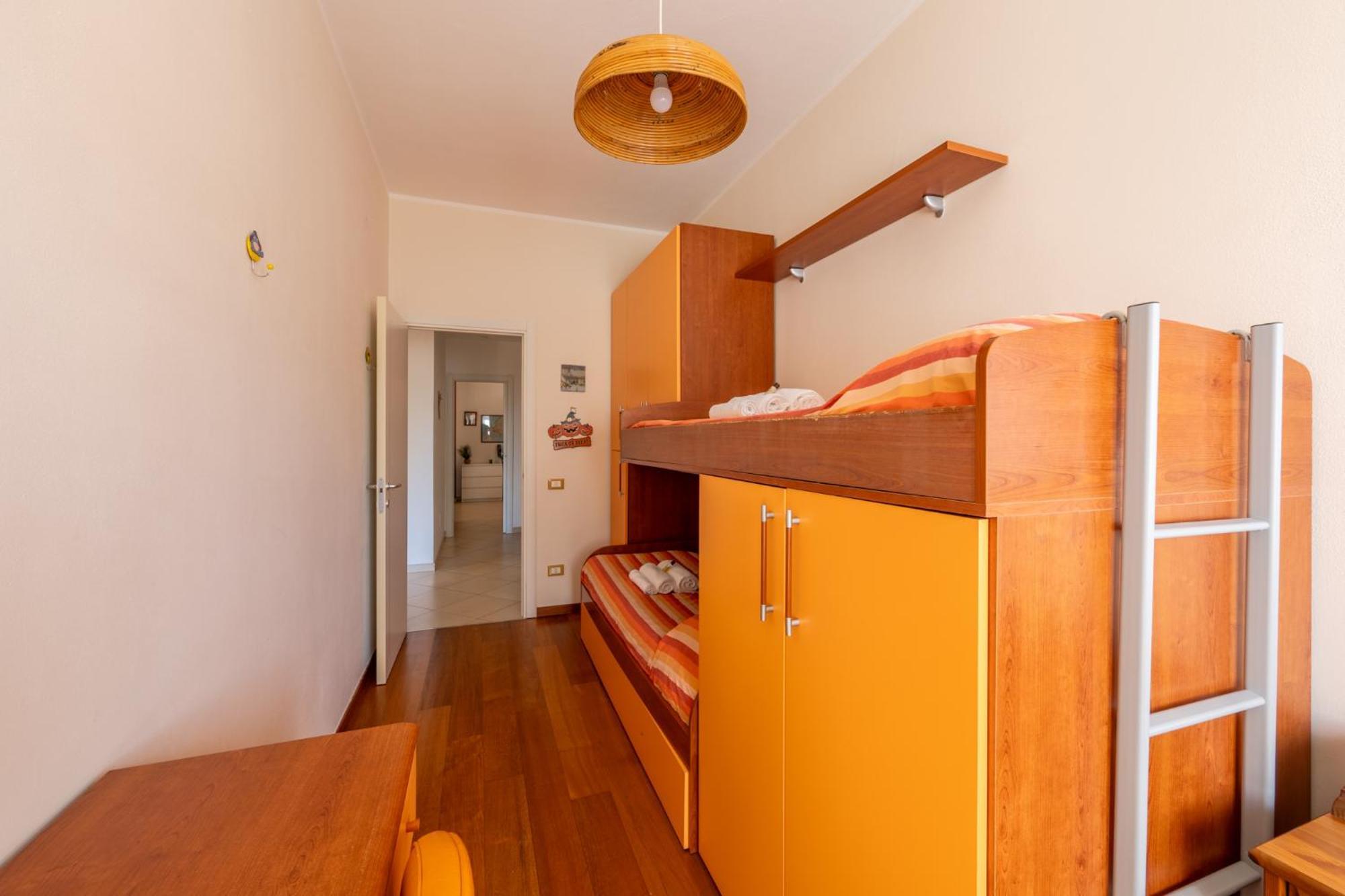 Apartament New Luxury 2Bdr Terrace, Views, Ac Marina Di Carrara Zewnętrze zdjęcie